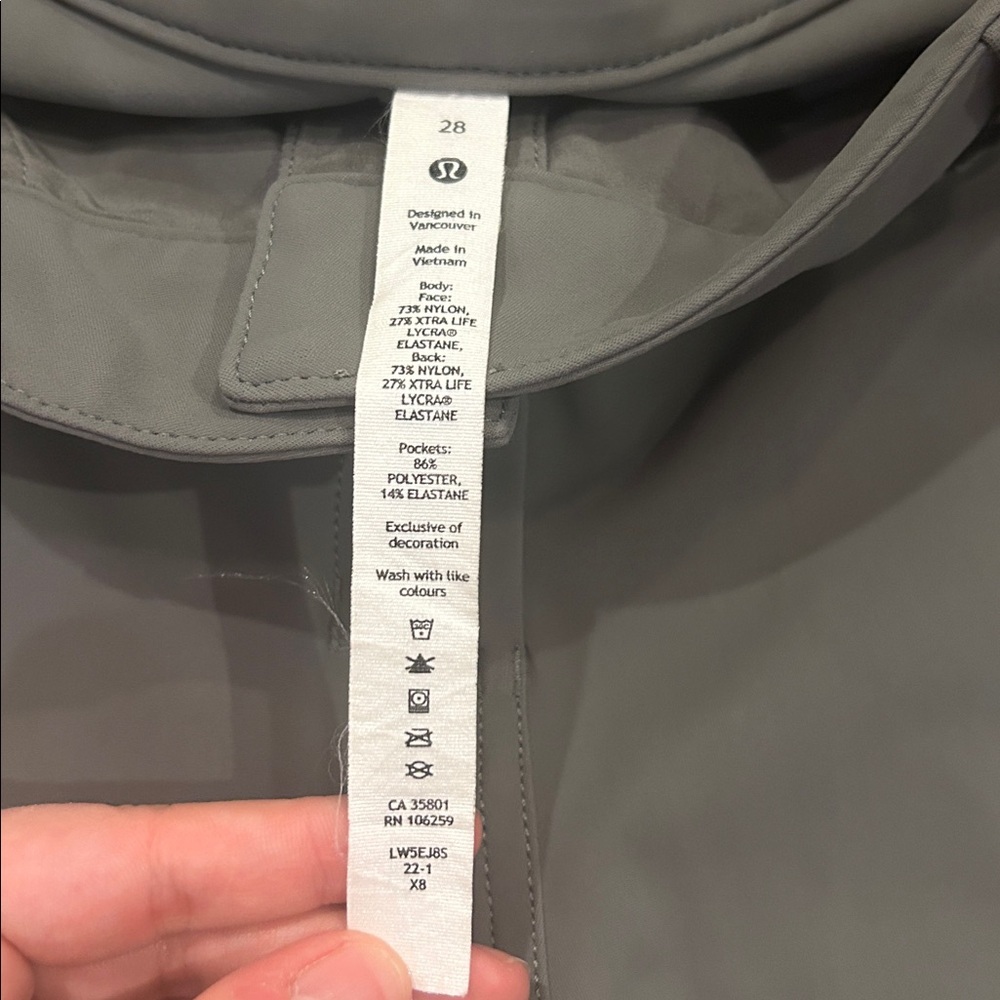Lululemon City Sleek 5 Pocket 7/8 Pant - Picture 3 of 6